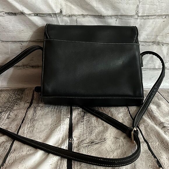 Liz Claiborne Black Adjustable Strap Crossbody Bag - Picture 2 of 5